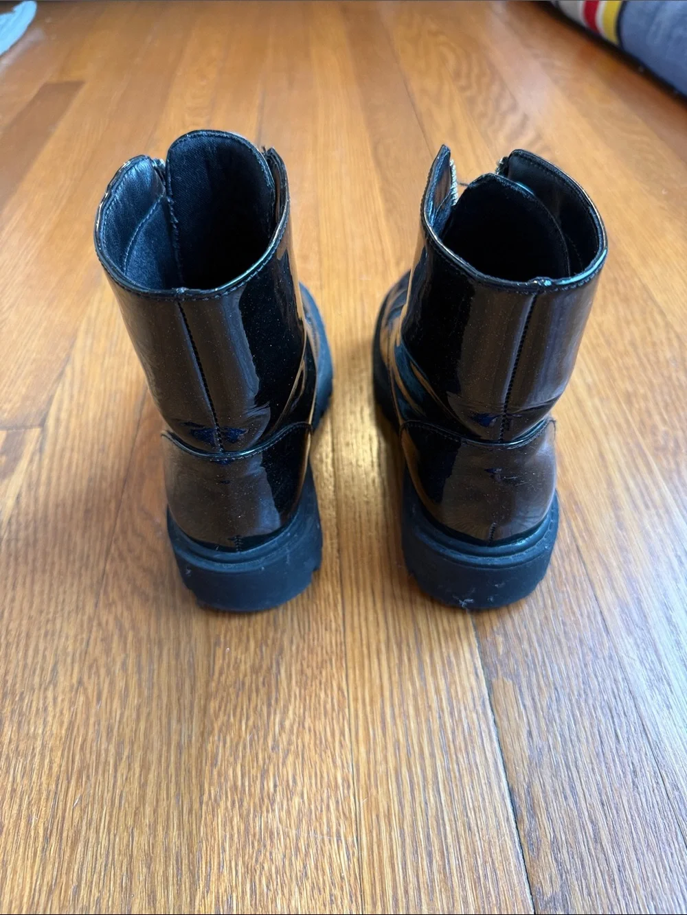 art class Black Patent Front-Zip Kids Boots with Star Pull